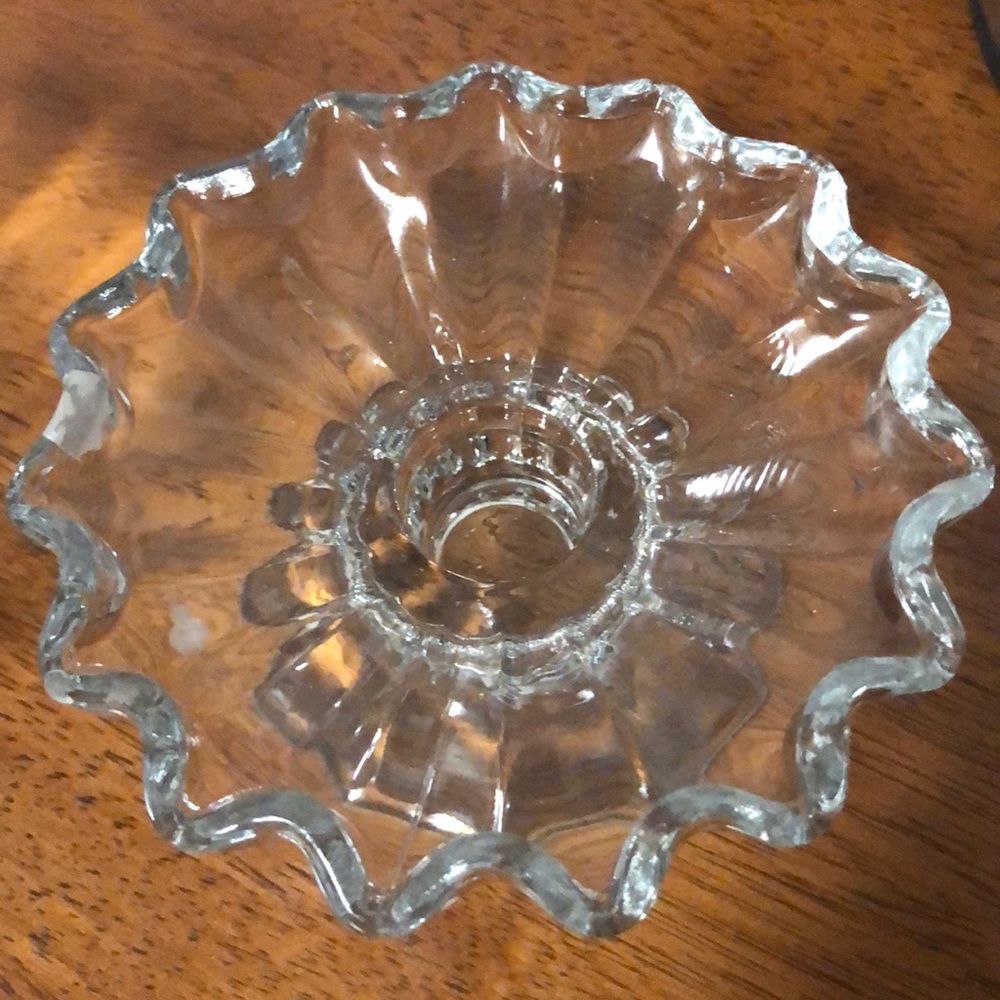 2 Colonial candles of Cape Cod candle holders. G2